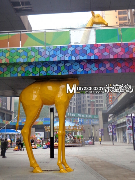 重庆玻璃钢雕塑长颈鹿